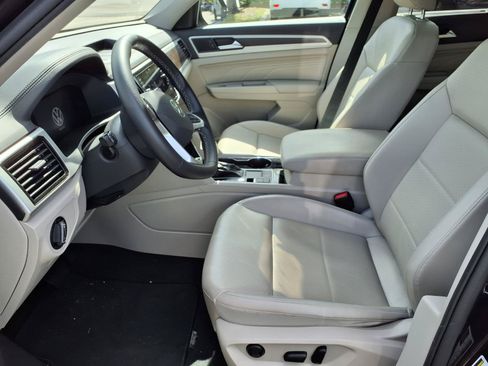 Used 2022 Volkswagen Atlas SE FWD image 13