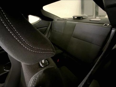 Used 2017 Toyota 86 RWD image 12