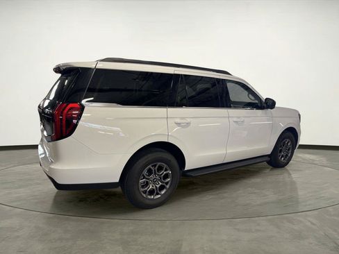 Used 2025 Ford Expedition Active AWD/4WD image 4