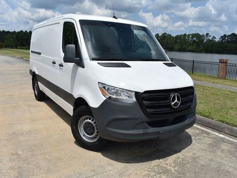 Used 2022 Mercedes-Benz Sprinter 1500 image 2