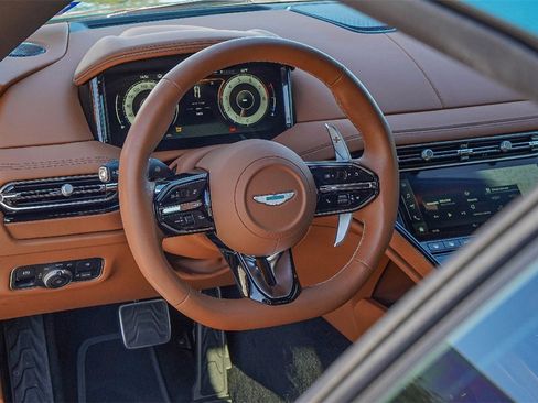 Used 2024 Aston Martin DB12 Coupe image 19