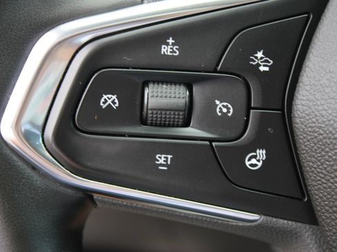 Used 2024 Chevrolet Trax LT w/ Driver Confidence Package FWD image 19