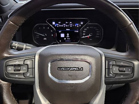 Used 2021 GMC Yukon XL Denali w/ Denali Ultimate Package image 11