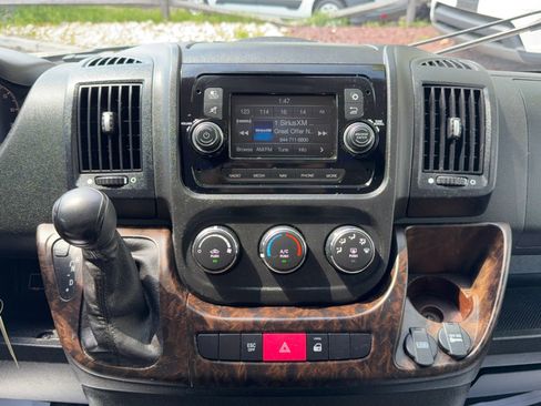 Used 2019 RAM ProMaster 2500 FWD image 18