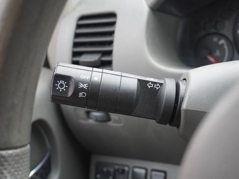 Used 2012 Nissan Frontier SV AWD/4WD image 13