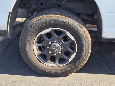 Used 2025 RAM 2500 Laramie AWD/4WD image 3