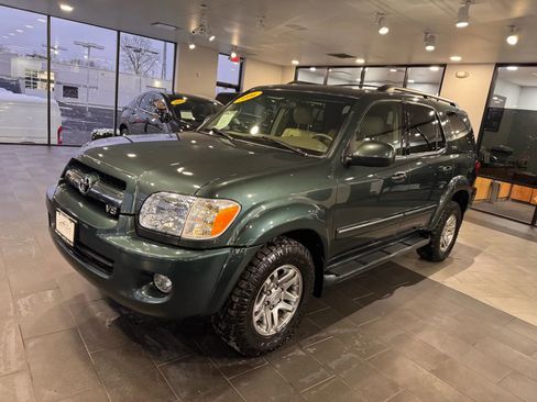 Used 2006 Toyota Sequoia SR5 image 2