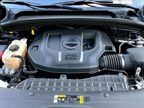 Used 2023 Jeep Grand Cherokee Overland AWD/4WD image 24