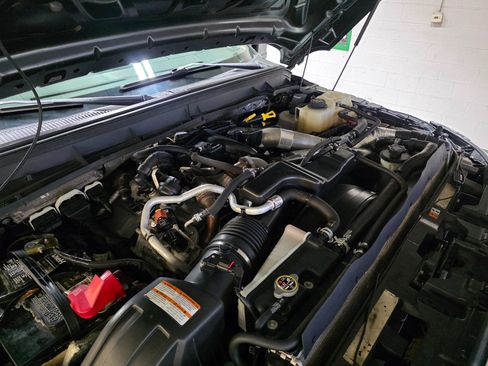 Used 2015 Ford F250 Lariat w/ Lariat Interior Package image 41