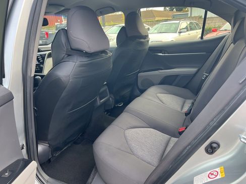 Used 2018 Toyota Camry LE image 8