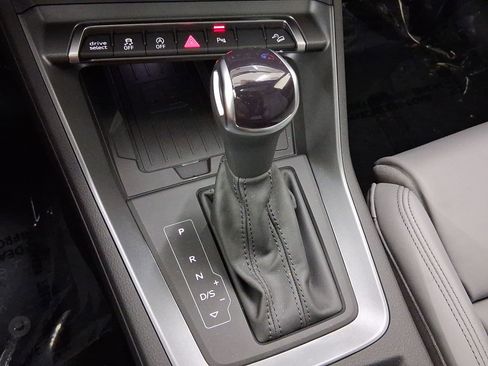 New 2025 Audi Q3 2.0T Premium image 16