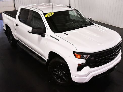 Used 2025 Chevrolet Silverado 1500 Custom w/ Turbomax Blackout Package AWD/4WD image 16