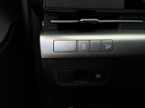 Used 2025 Hyundai Kona SEL FWD image 21