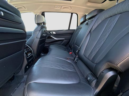 Used 2023 BMW X7 xDrive40i image 21