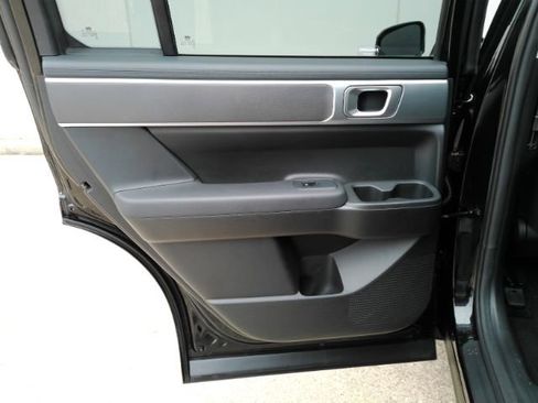 Used 2024 Hyundai Santa Fe SE FWD image 17