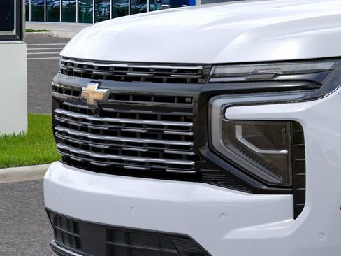 New 2026 Chevrolet Suburban High Country AWD/4WD image 13