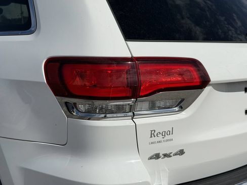 Used 2020 Jeep Grand Cherokee Limited w/ Luxury Group II AWD/4WD image 11