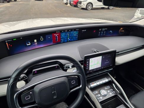 Used 2025 Lincoln Nautilus Premier w/ Equipment Group 102A image 29