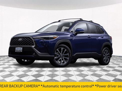 Used 2024 Toyota Corolla Cross XLE image 2