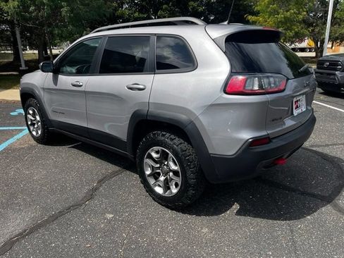 Used 2019 Jeep Cherokee Trailhawk AWD/4WD image 3