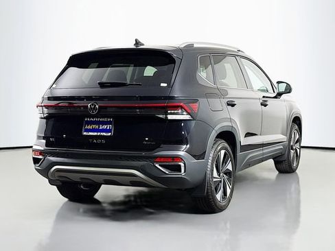 New 2025 Volkswagen Taos SE image 7