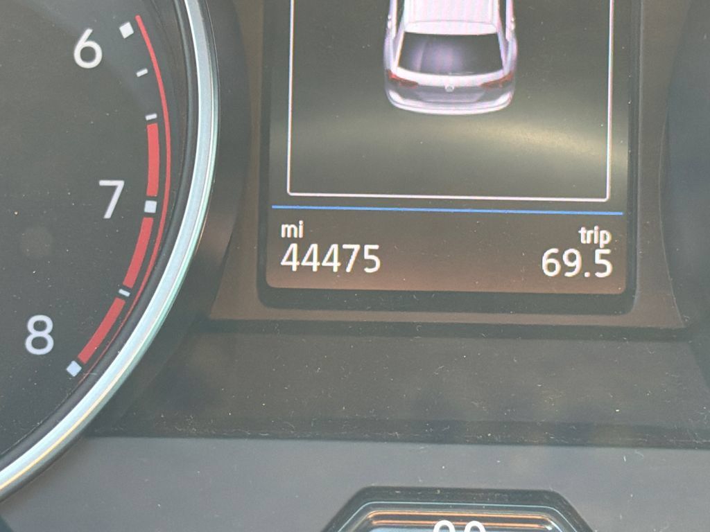 Used 2021 Volkswagen Tiguan SE R-Line FWD image 27