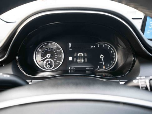 Used 2023 Genesis GV70 2.5T w/ Advanced Package image 16