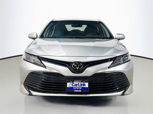 Used 2019 Toyota Camry LE image 2