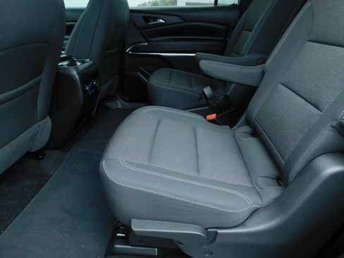 Used 2024 Chevrolet Traverse LT image 21