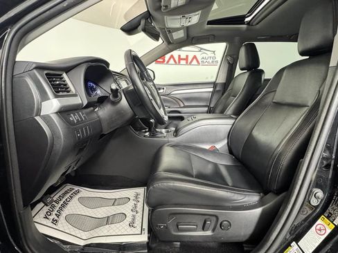 Used 2018 Toyota Highlander XLE AWD/4WD image 15