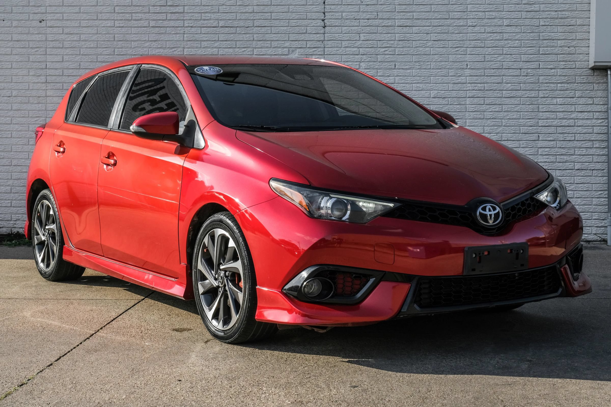 Used 2018 Toyota Corolla iM FWD image 5