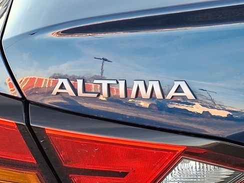 Used 2023 Nissan Altima 2.5 S image 4