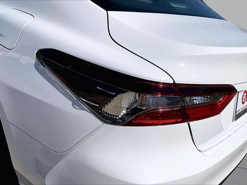 Used 2021 Toyota Camry LE FWD image 28