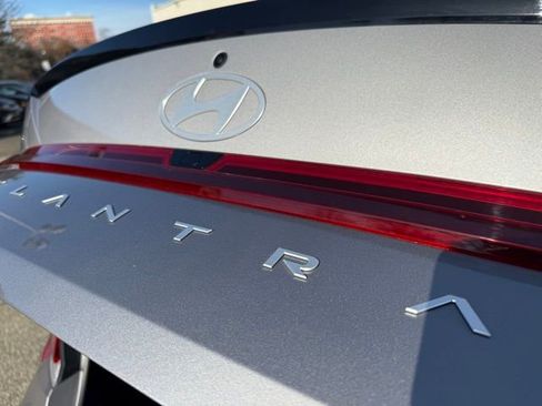 Used 2025 Hyundai Elantra Sport image 16