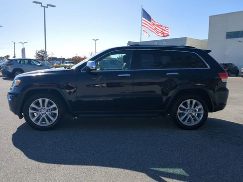 Used 2017 Jeep Grand Cherokee Limited image 16