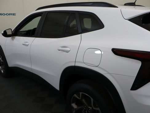 New 2026 Chevrolet Trax LT w/ LT Convenience Package FWD image 11