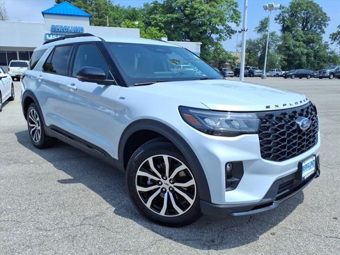 Used 2026 Ford Explorer ST-Line AWD/4WD image 2