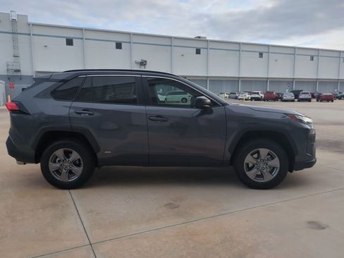 Used 2024 Toyota RAV4 LE image 4