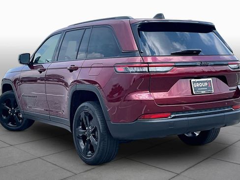 Used 2023 Jeep Grand Cherokee Limited w/ Black Appearance Package RWD image 12