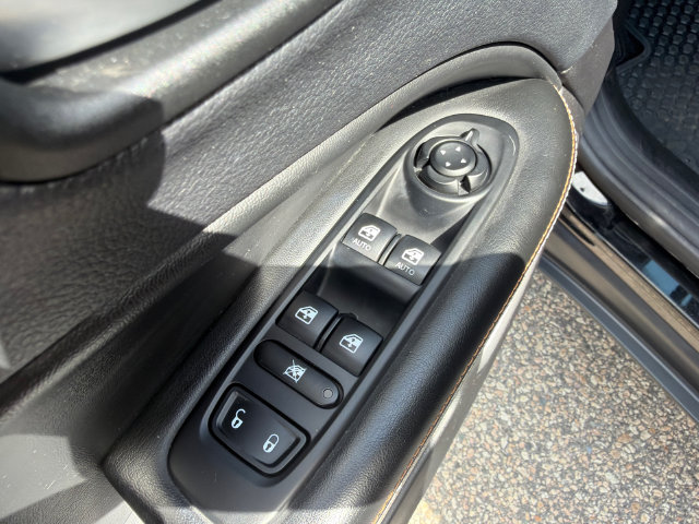Used 2018 Jeep Compass Latitude w/ Popular Equipment Group AWD/4WD image 24