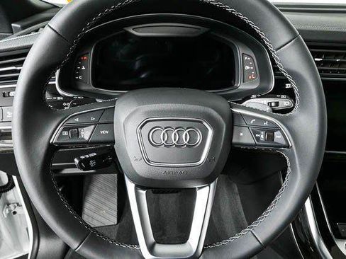 Used 2025 Audi Q8 Premium AWD/4WD image 9