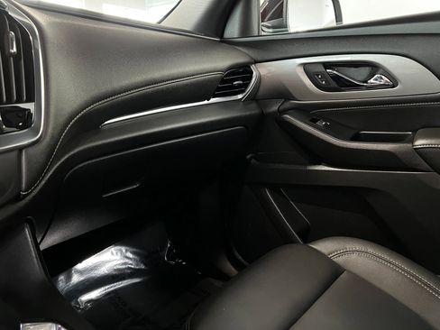 Used 2023 Chevrolet Traverse LT AWD/4WD image 18