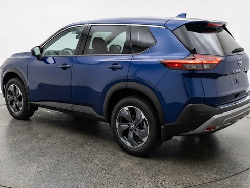 Used 2025 Nissan Rogue SV FWD image 6