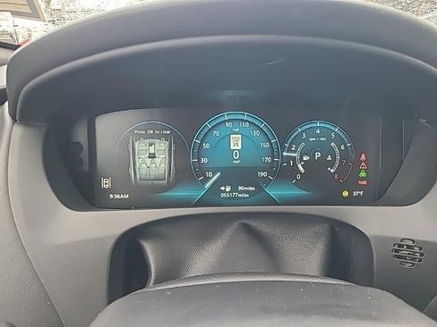 Used 2017 Jaguar F-PACE First Edition image 12