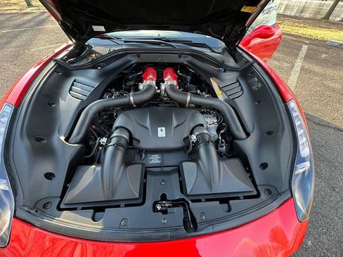 Used 2016 Ferrari California T image 19