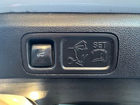 Used 2018 Ford Expedition Limited w/ Equipment Group 302A image 34