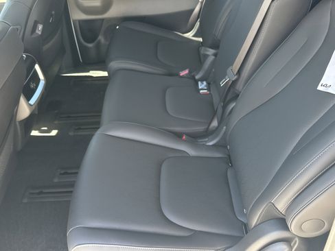 New 2026 Kia Carnival EX FWD image 11