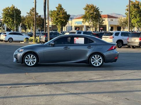 Used 2016 Lexus IS 200t RWD image 9