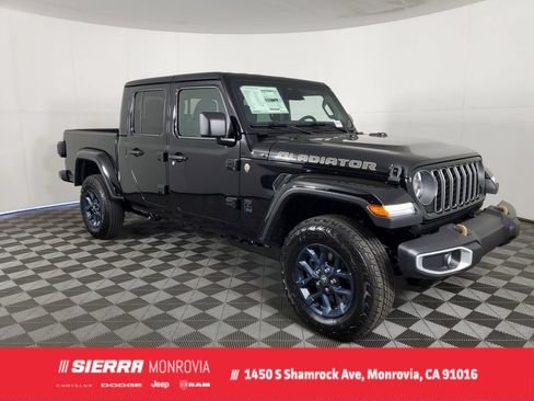 New 2026 Jeep Gladiator Sport AWD/4WD image 1