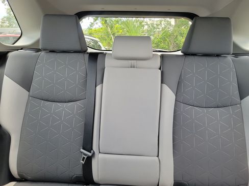 Used 2020 Toyota RAV4 XLE FWD image 30